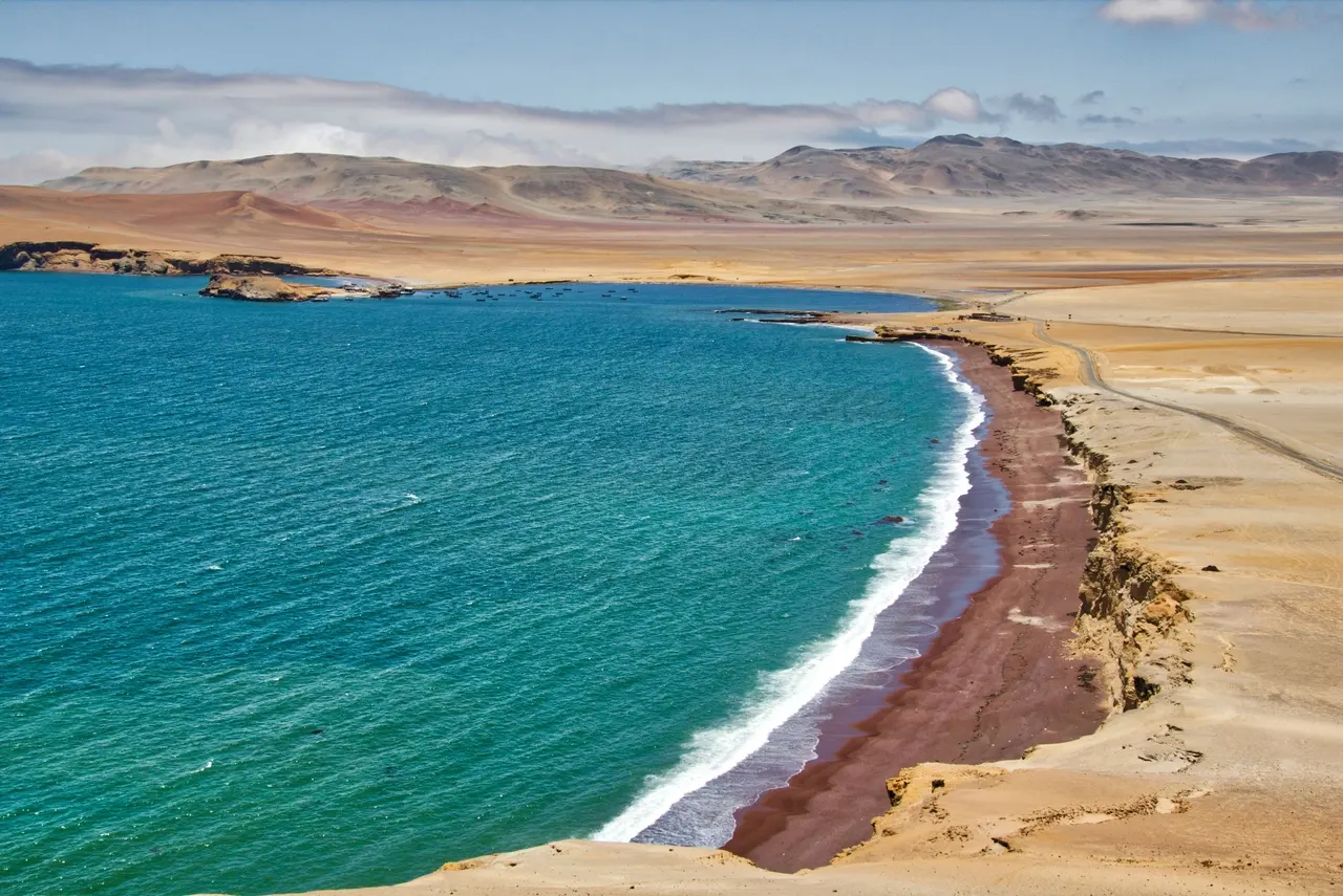 Reserva Nacional de Paracas: el encuentro de la arena y el mar