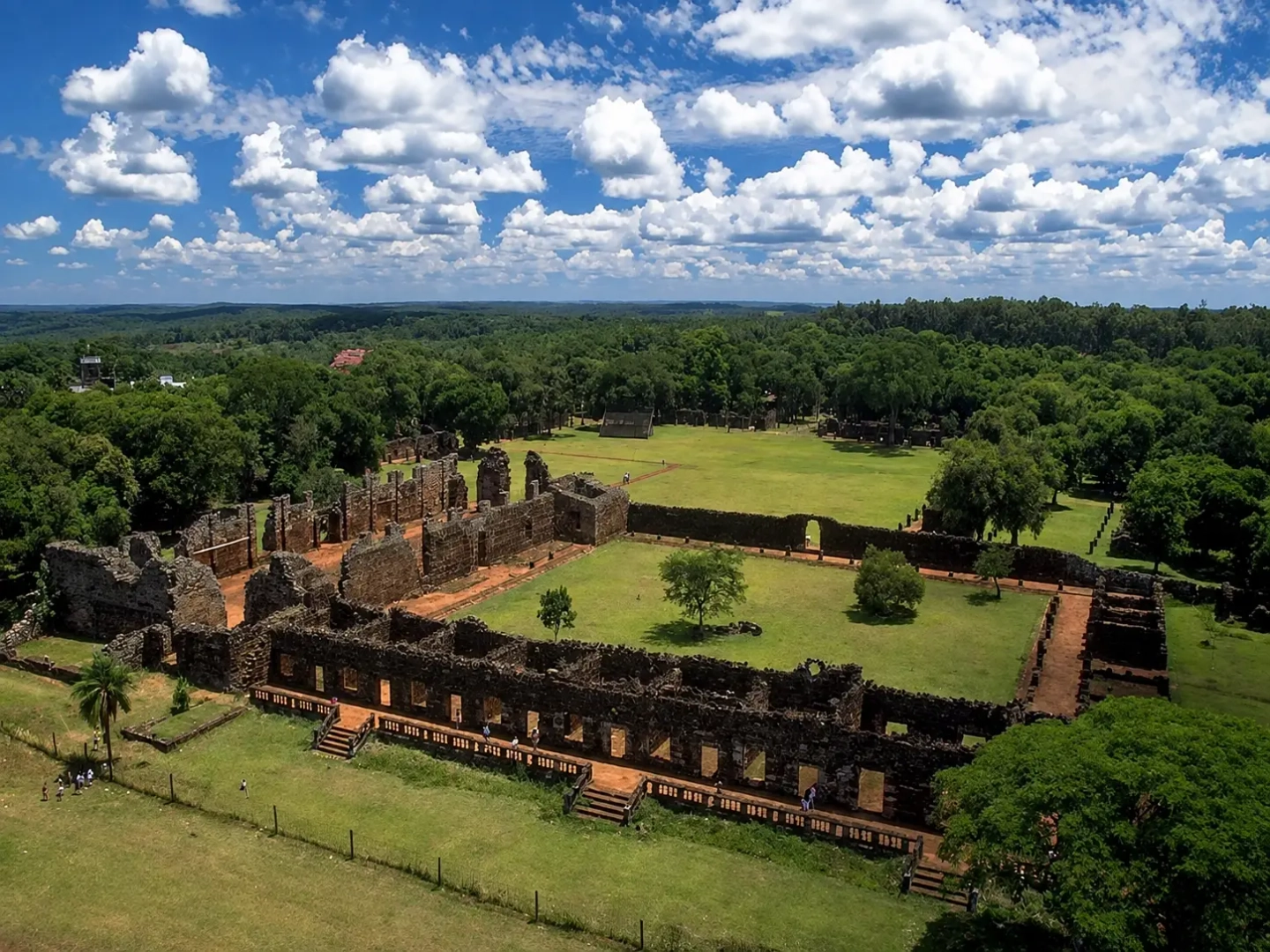 Excursión a Ruinas de San Ignacio y Minas de Wanda