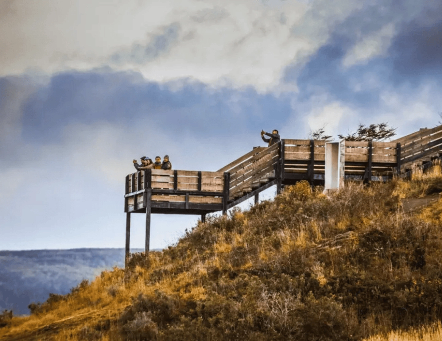 Fuerte Bulnes y Miradores del Estrecho de Magallanes: Un Viaje por Punta Arenas