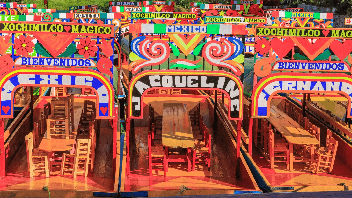 Fiesta en Xochimilco a bordo de una Trajinera con Bebidas, Mariachi & Tacos