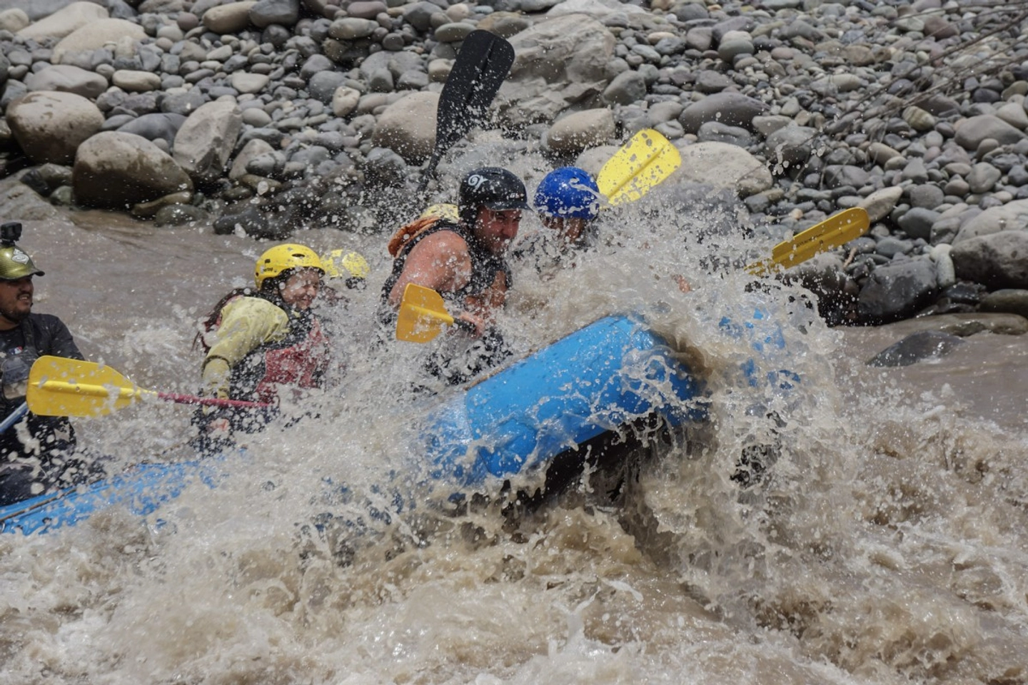 Rafting en Cajón del Maipo: Naturaleza y Diversión