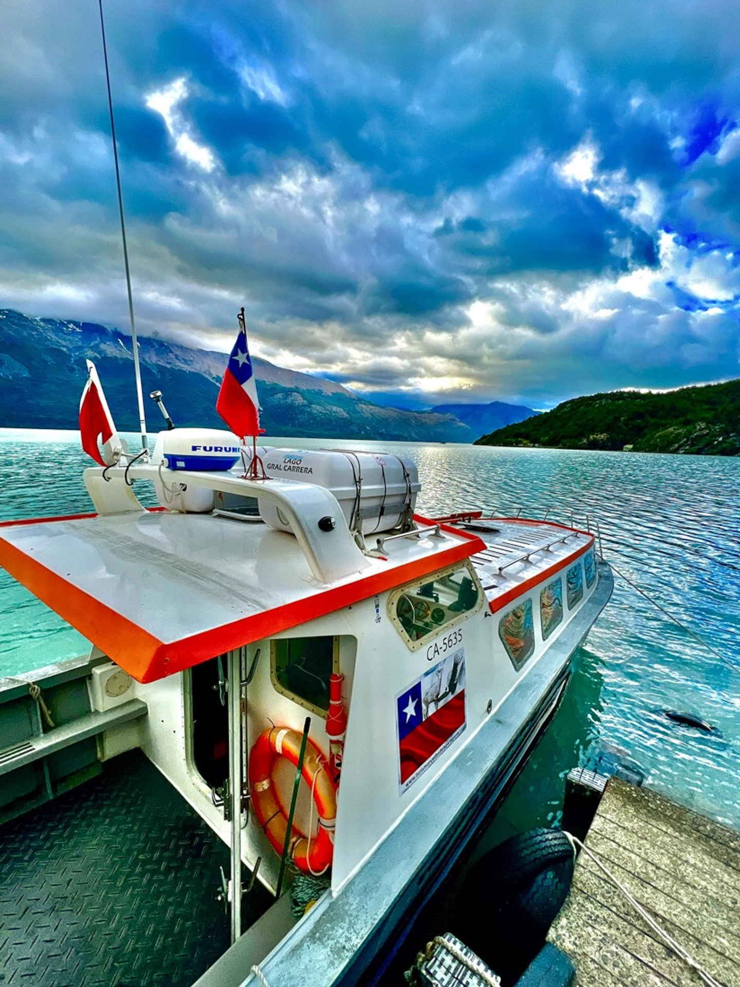 Navegación por el Lago O’Higgins: Entrada a la Patagonia salvaje