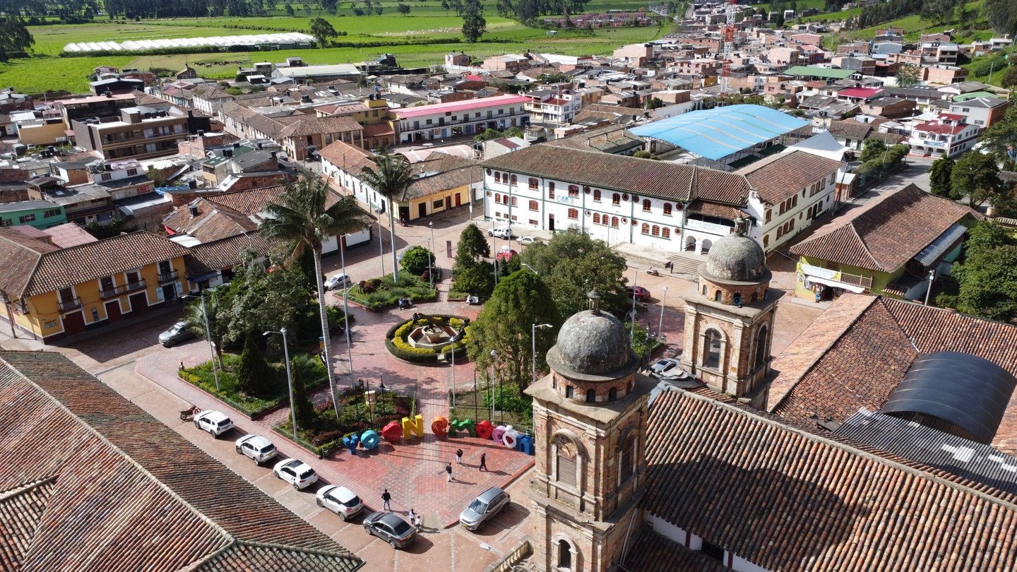 *Full day Private tour* to Guatavita sacred lagoon + Nemocón salt mine