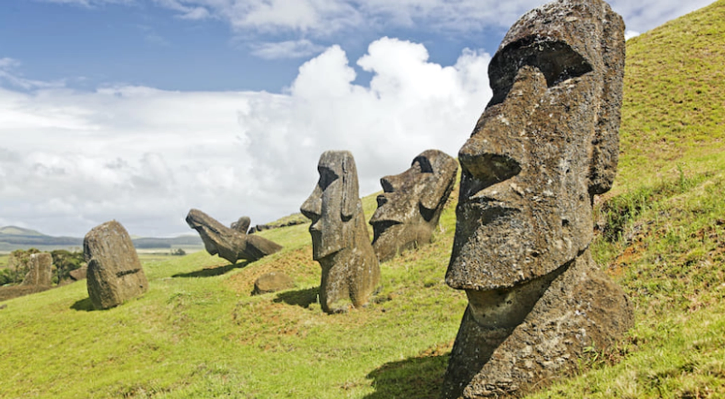 Rapa Nui en 2 días: Tour Tangata Manu + Tour Hotu Matua + Paseo en Bote