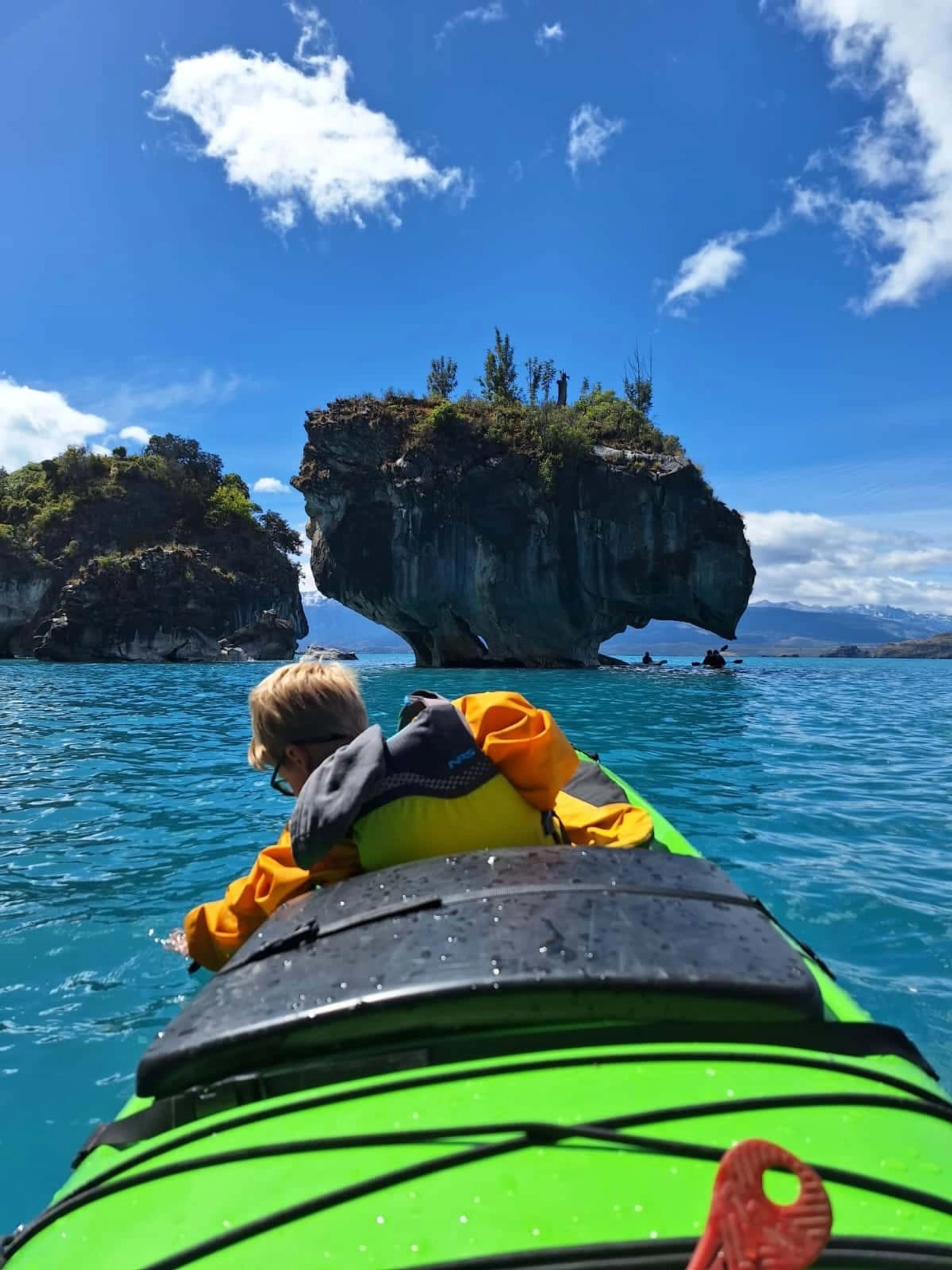 Aventura en Kayak: Capillas de Mármol y la Grandeza de la Patagonia