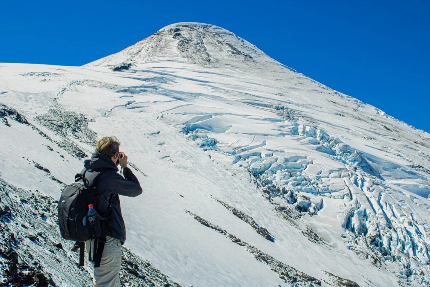 Explora el Volcán Osorno: Mirador del Glaciar y Cráter Rojo