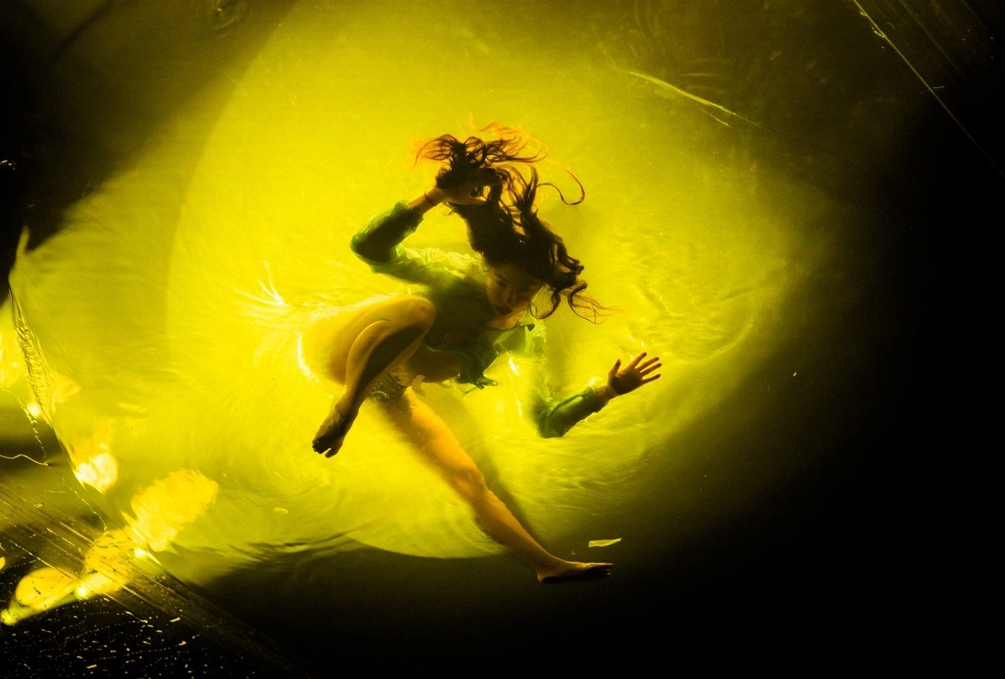 Fuerza Bruta: El Show Más Impactante de Buenos Aires