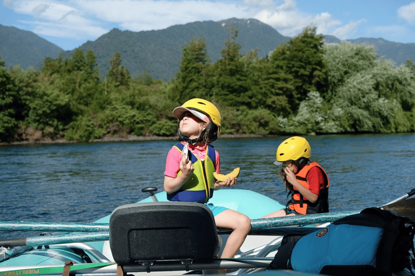 Flotada Familiar en Petrohué: Naturaleza y Picnic a Orillas del Río
