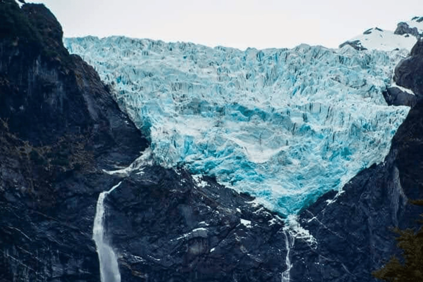 Parque Queulat: Navegación y Senderismo en la Patagonia Chilena