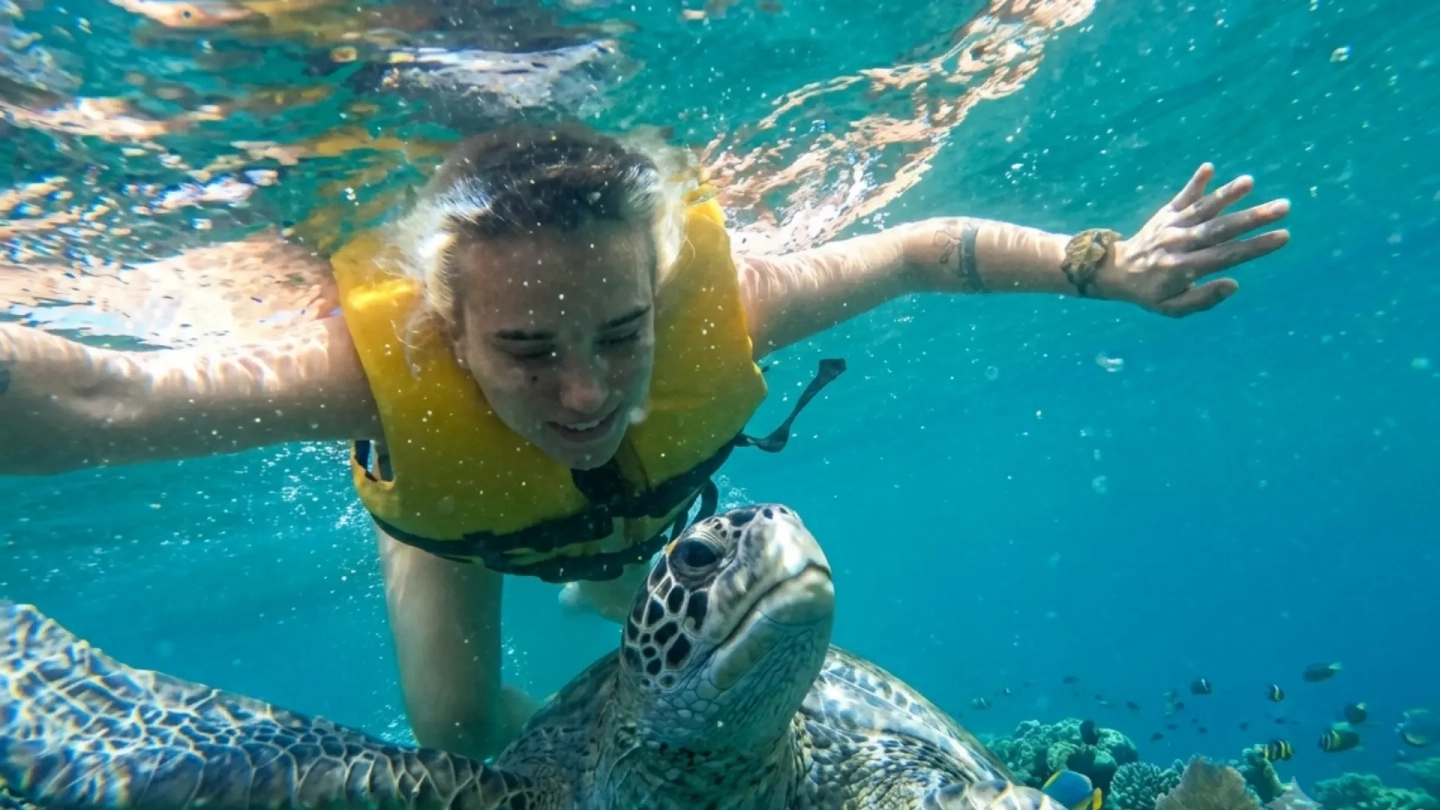 NADO CON TORTUGAS – MOTO ACUATICA