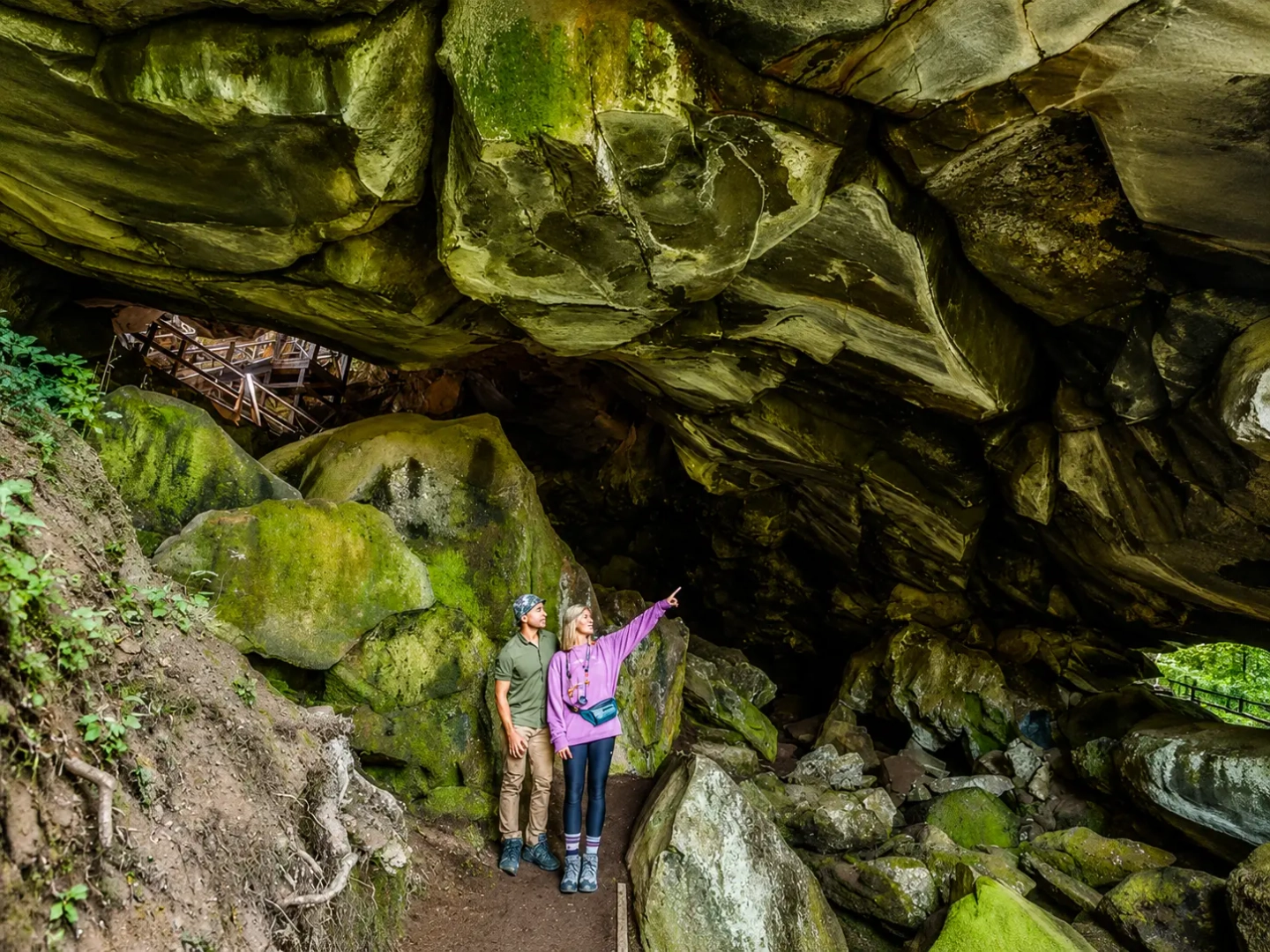 Acceso Portal Caverna Volcánica