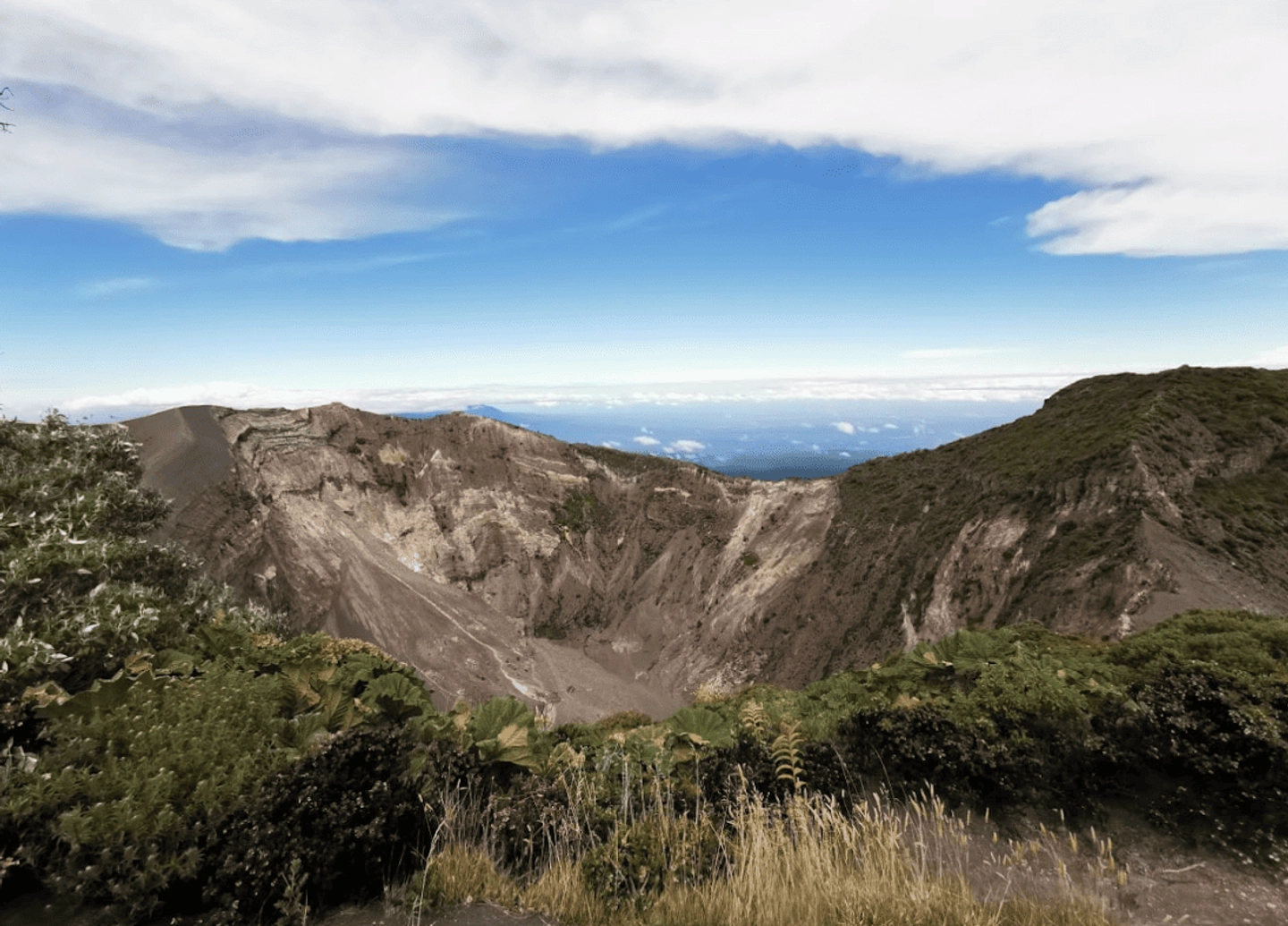 Volcan Irazú & Aguas termales en Hacienda Orosi (Aguas termominerales)