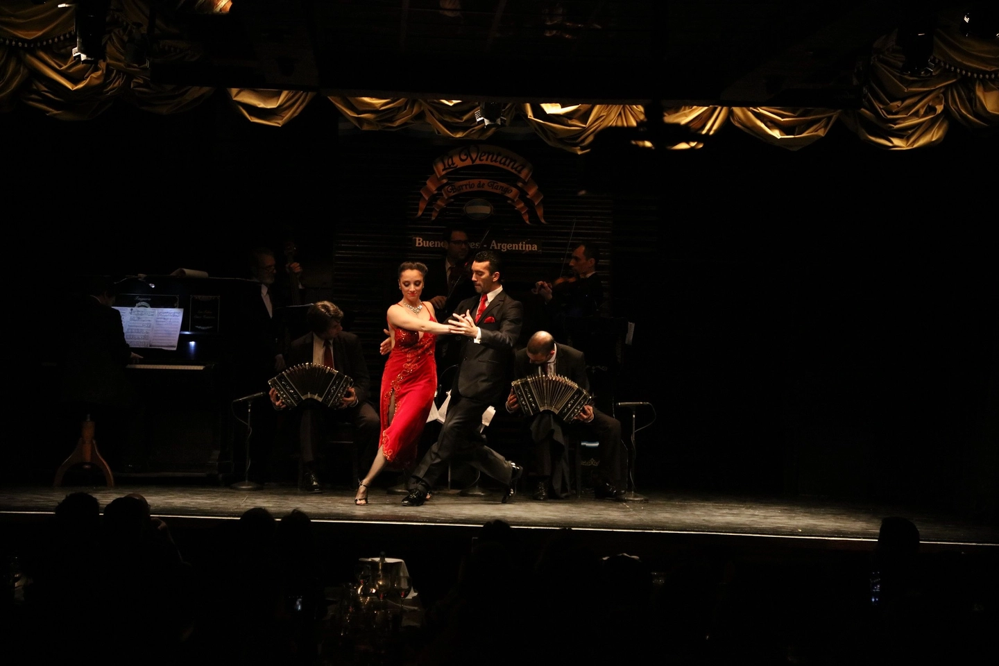 Cena Show y Clase de Tango en La Ventana