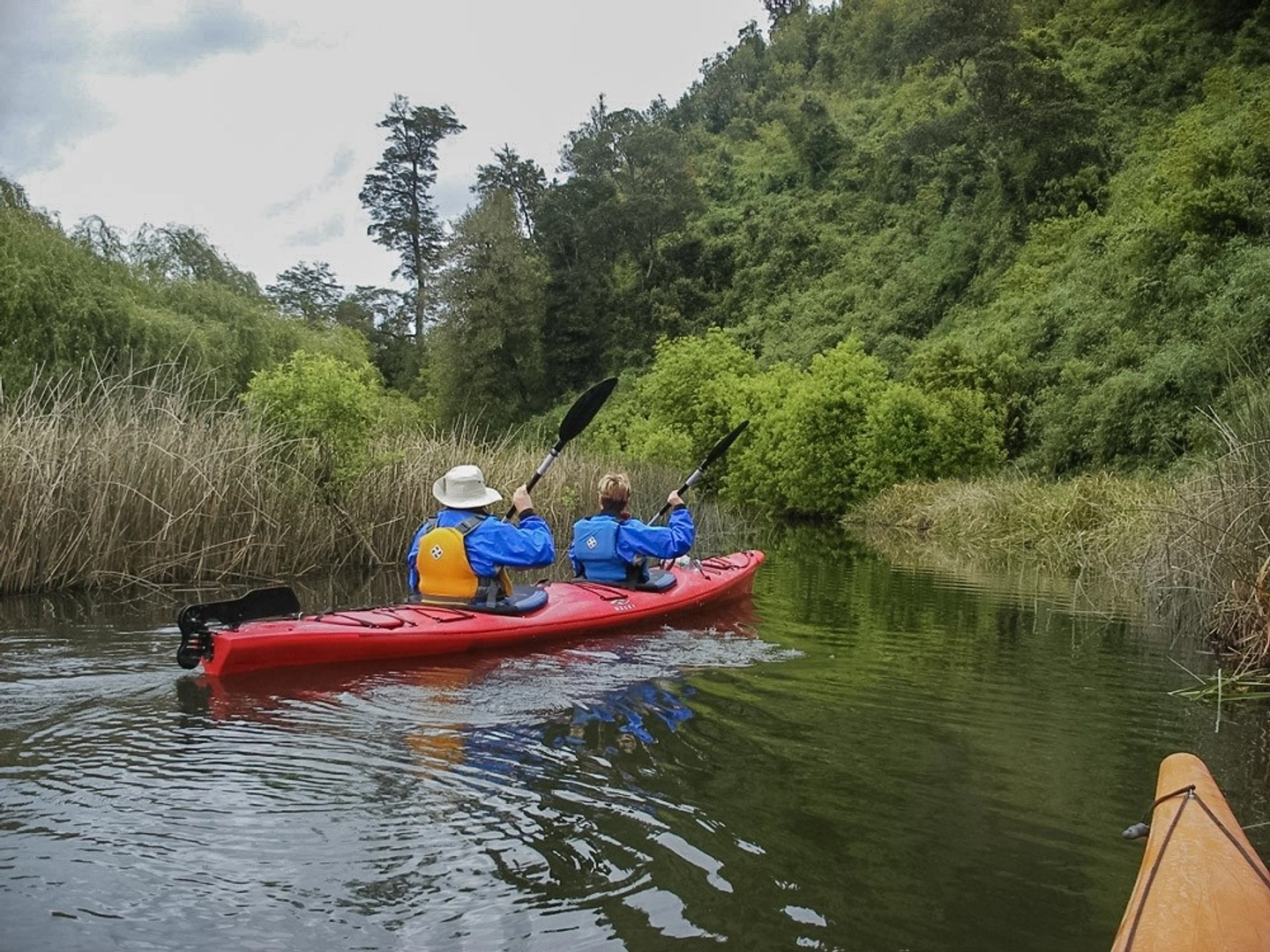 Kayak de Travesía: Explora la Laguna Escondida