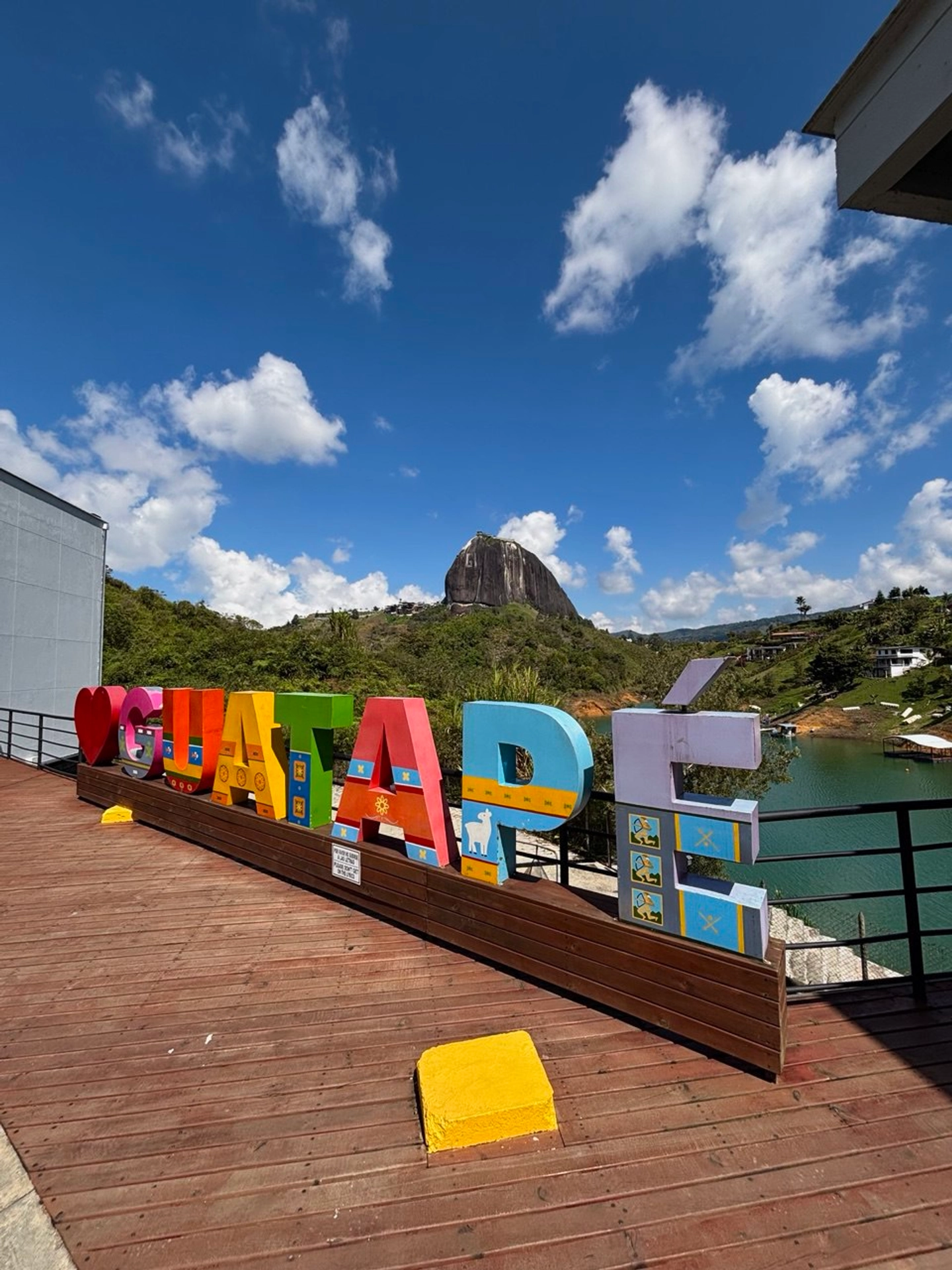 Transporte Privado Puerta-Puerta - Private Transport Door to Door (From Guatapé to Medellín)