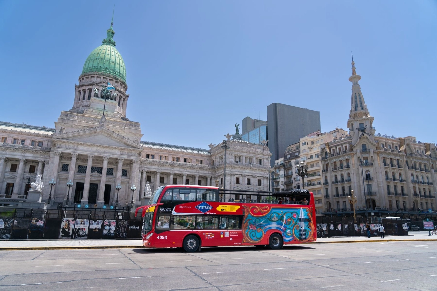 Bus Turístico Hop on- Hop off + Walking Tour Free