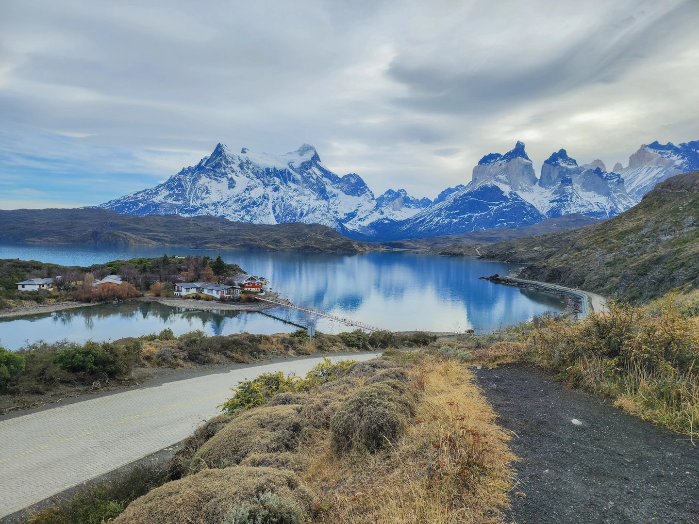 Tour Torres del Paine: Miradores Icónicos, Fauna y Cueva del Milodón