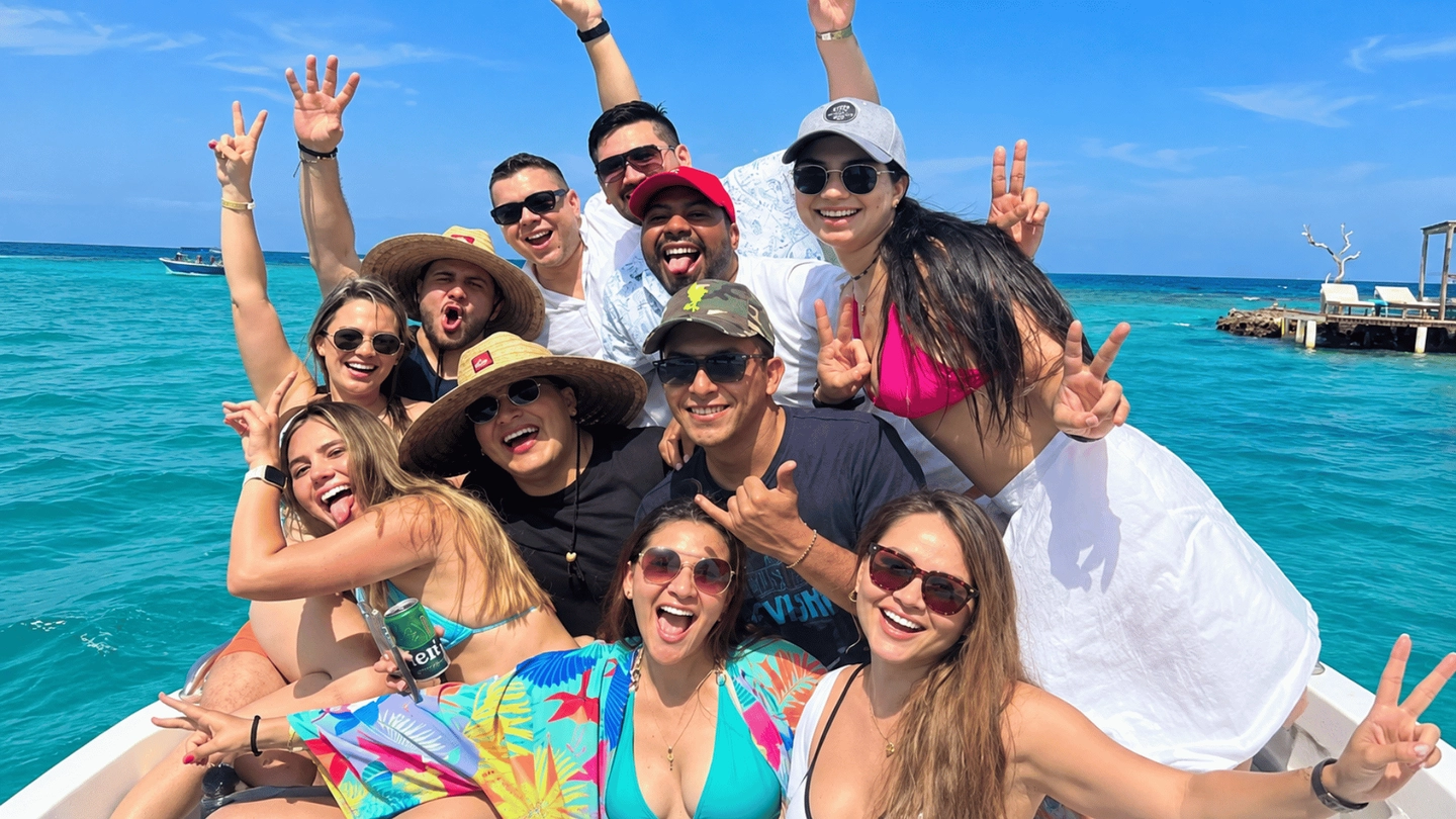 Recorrido por 5 islas: fiestas, Cholon, Baru y almuerzo