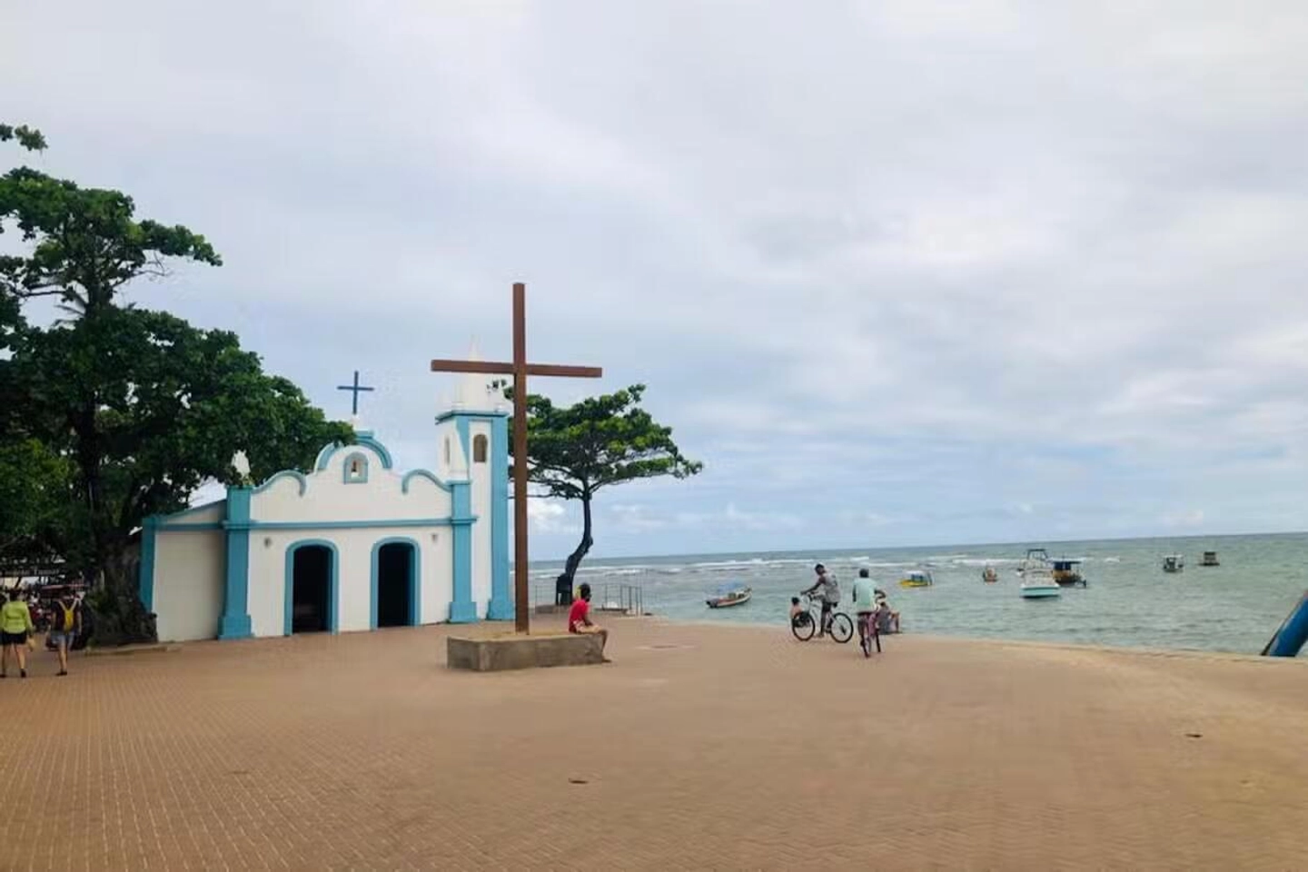 PRAIA DO FORTE (BATE E VOLTA)