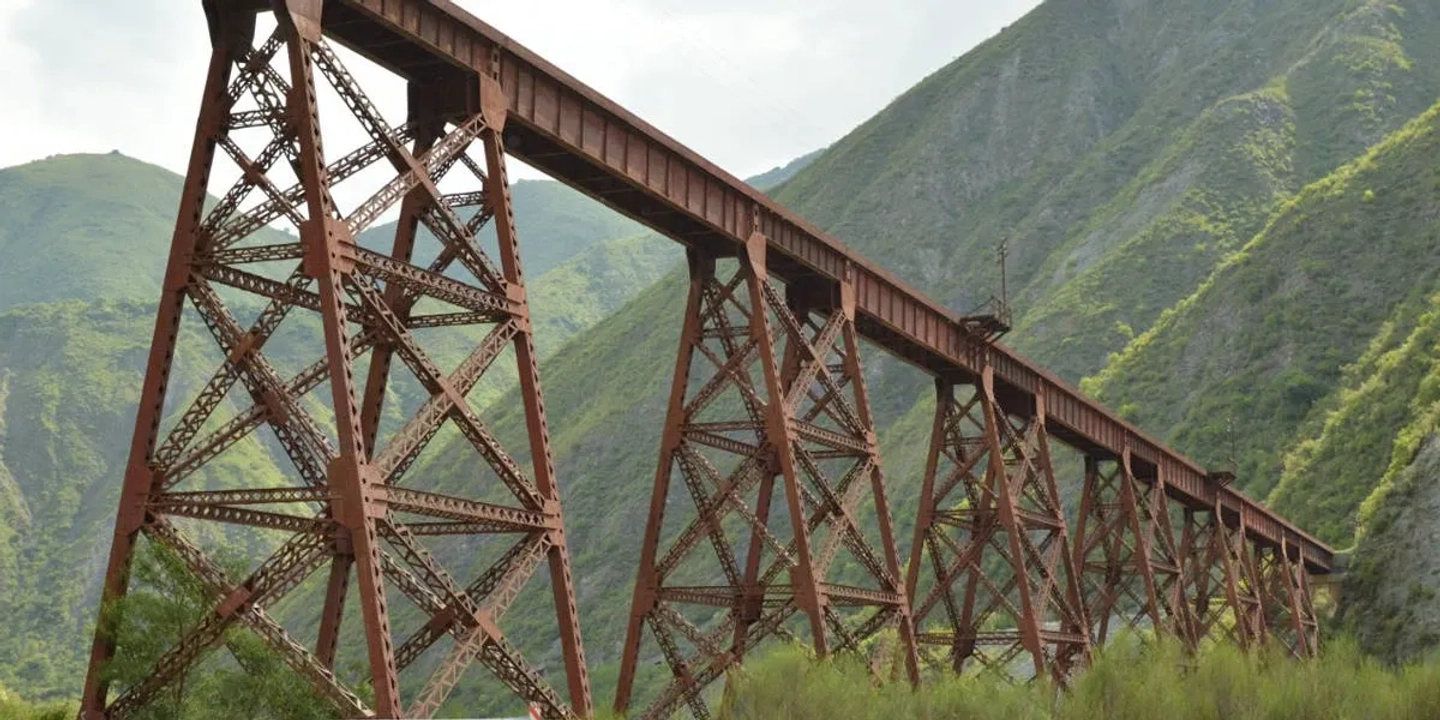 Excursión a Quebrada y Viaducto del Toro en Salta