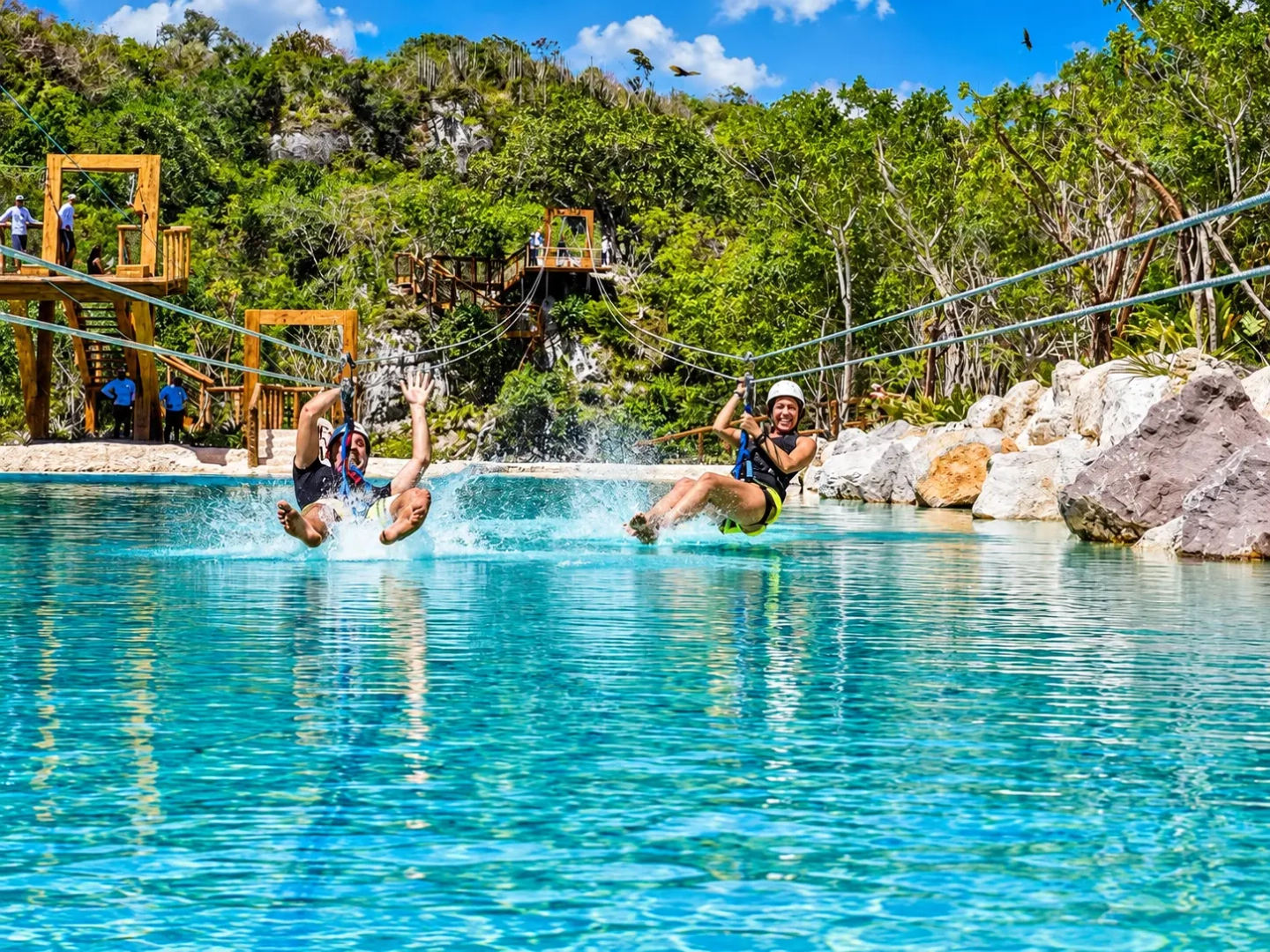 Punta Cana: entrada a Scape Park para cenote, tirolinas y cuevas