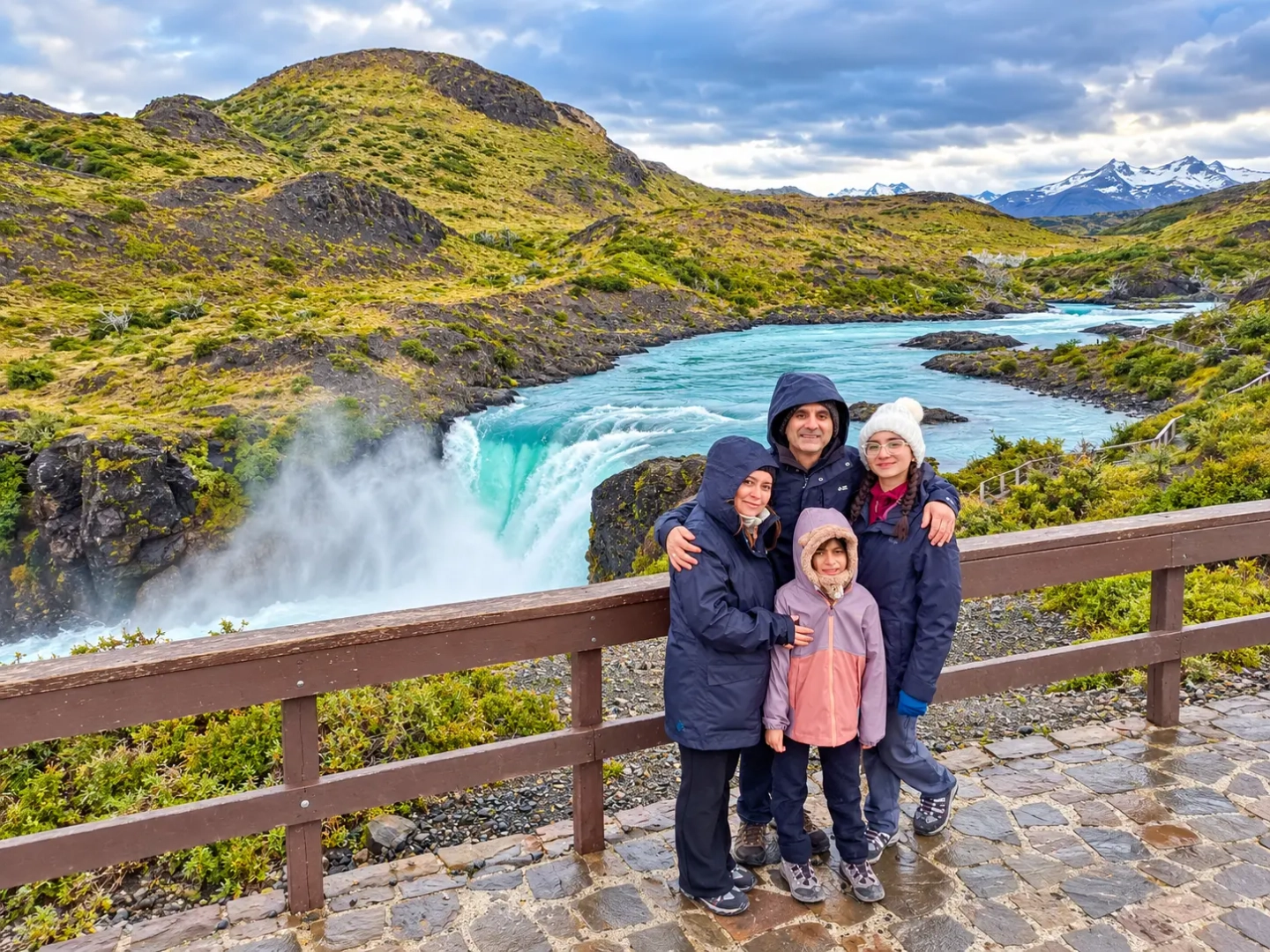 Full Day Miradores Torres del Paine y Cueva del Milodon desde Punta Arenas