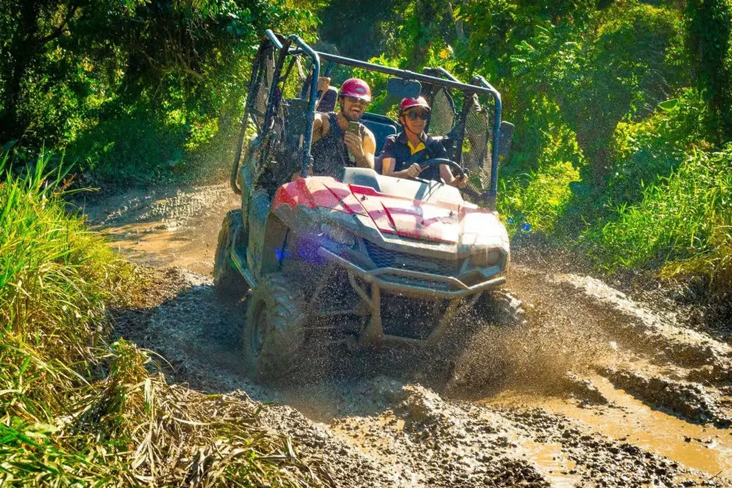 Punta Cana: combo de paseo en buggy por la selva y aventura en tirolina