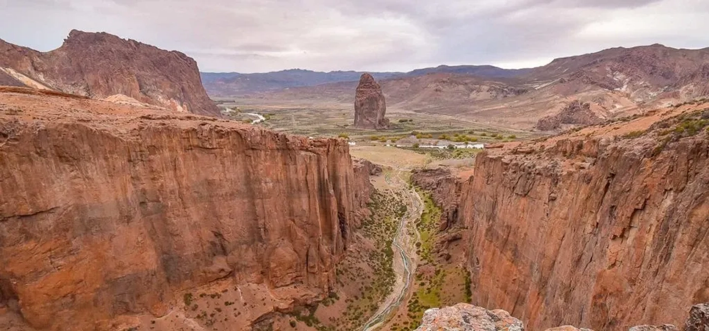 Excursión a Piedra Parada y Cañadón de la Buitrera