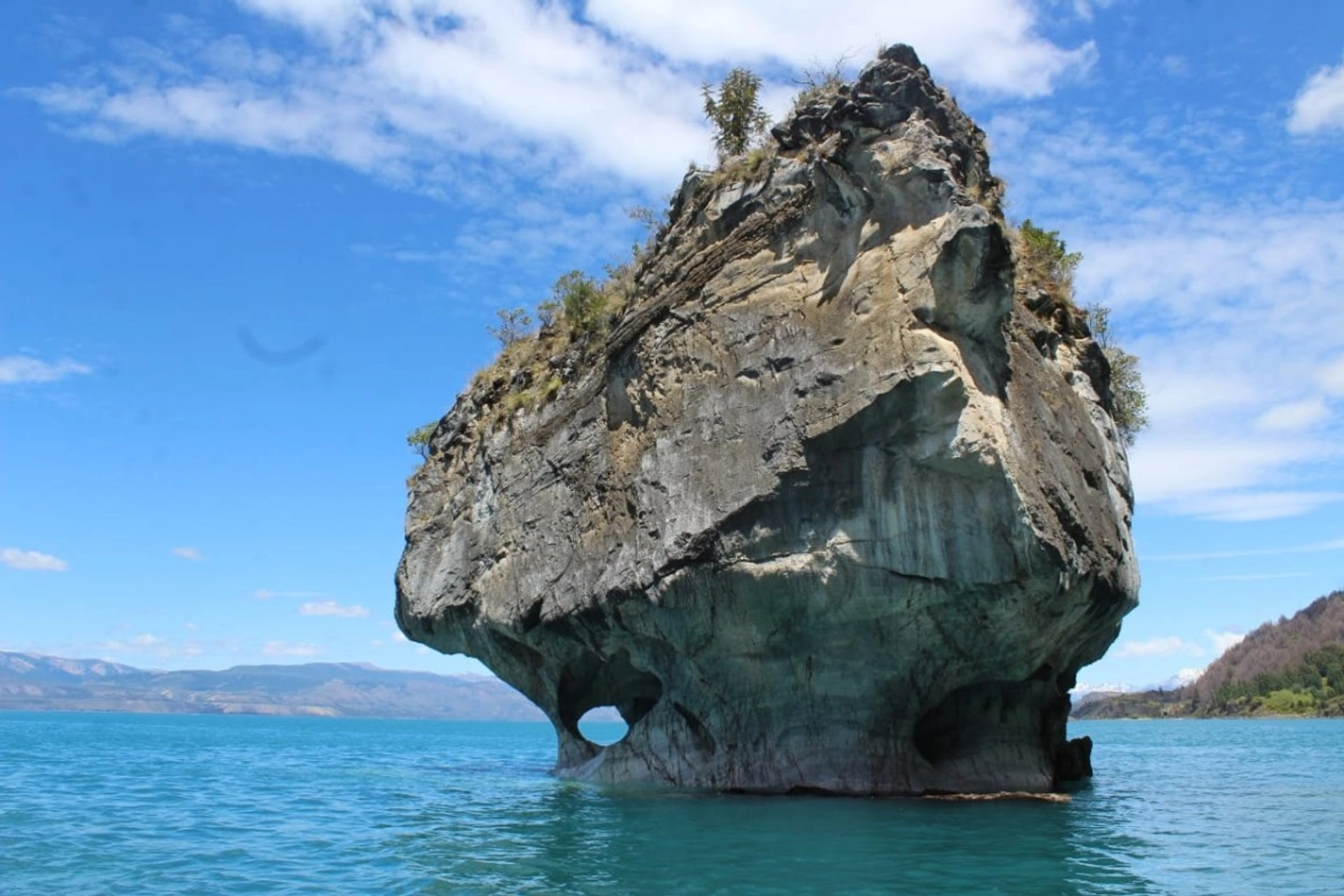Navega hacia el Santuario Capilla de Mármol desde Coyhaique