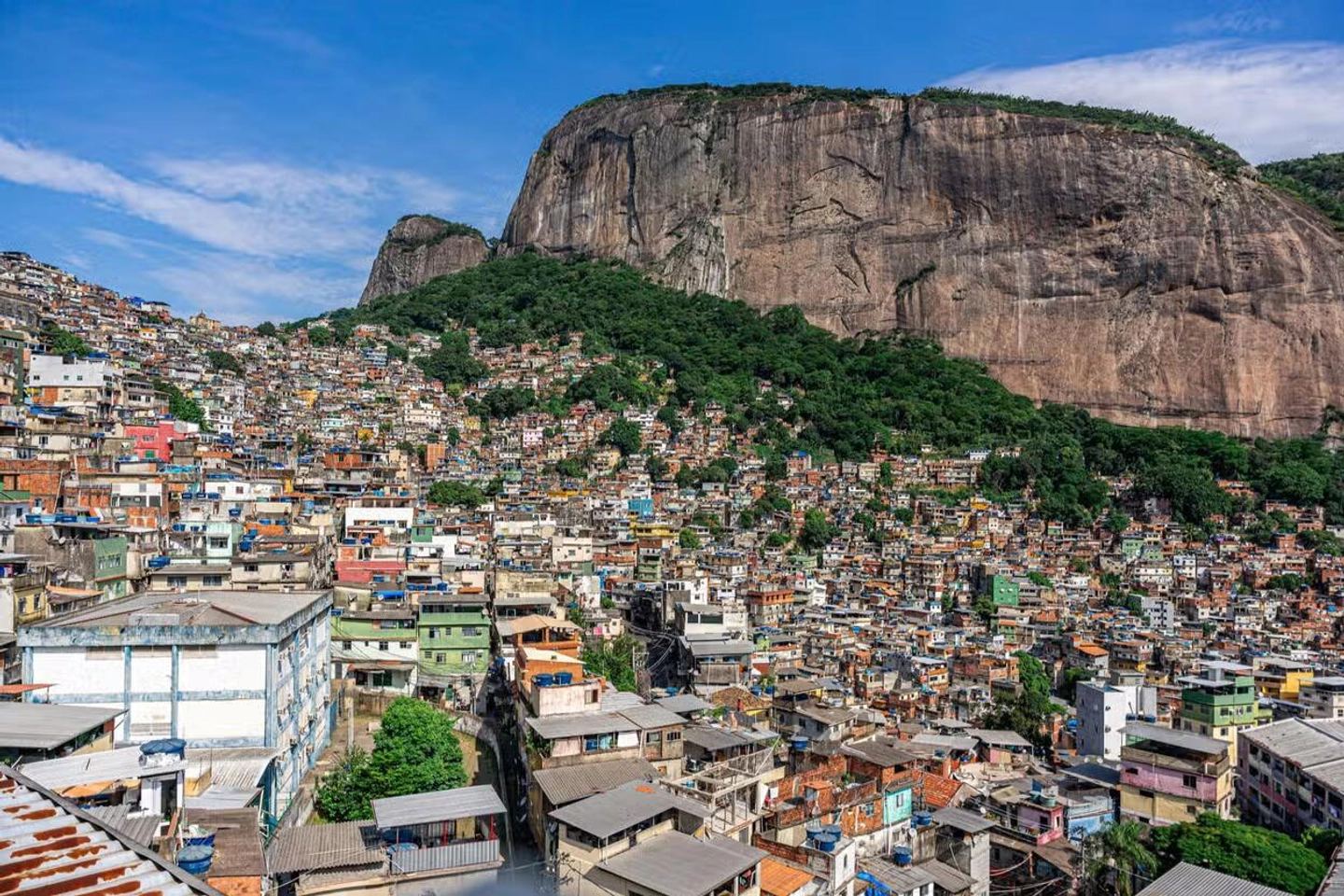 Tour a pé pela favela da Rocinha
