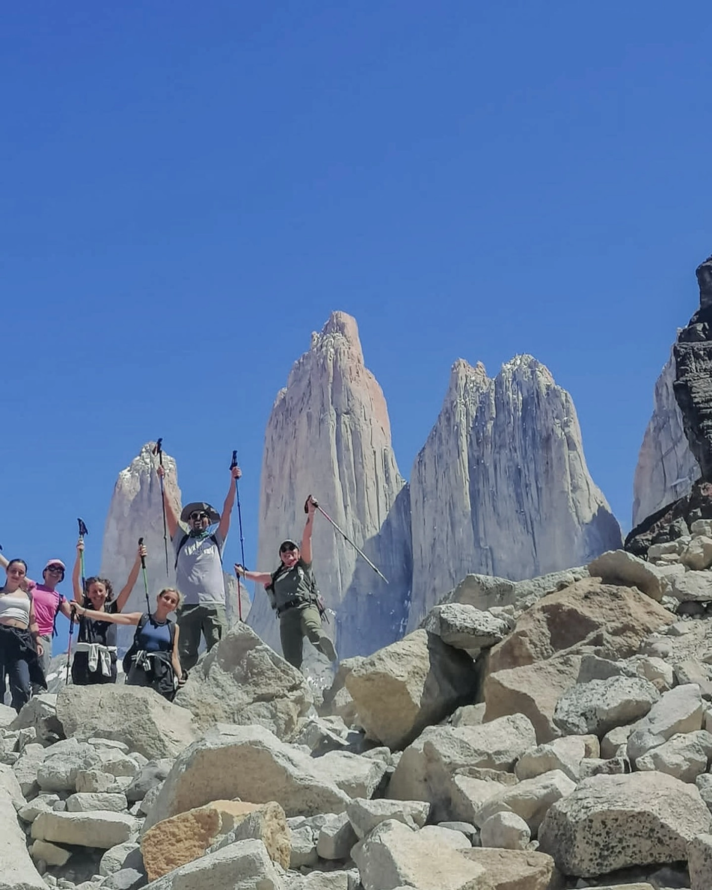 Trekking Full Day: Base Las Torres en Torres del Paine
